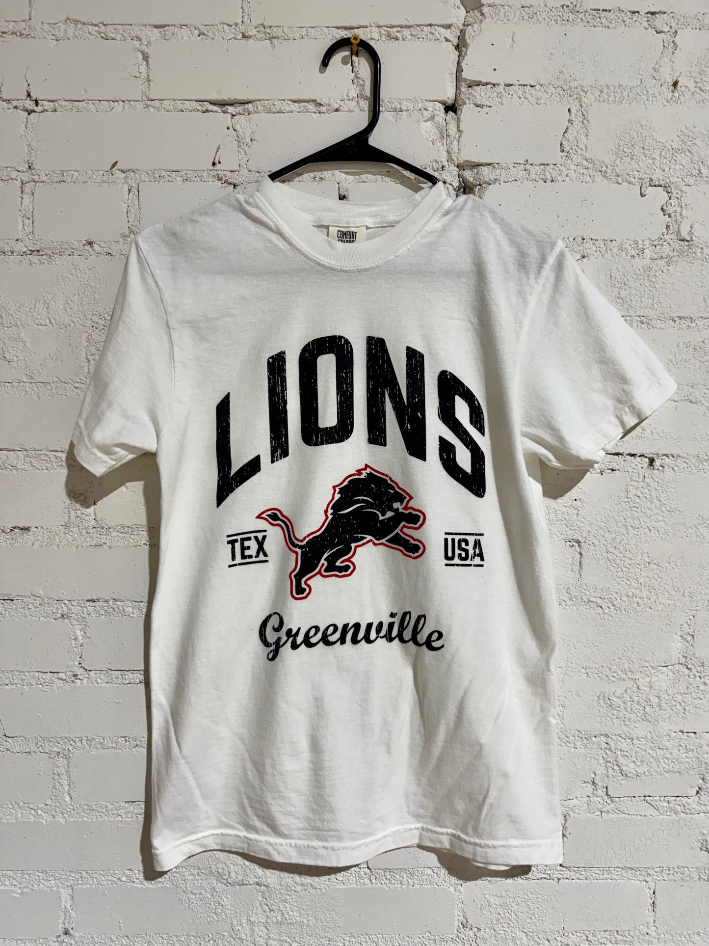 Vintage Lions - Adult T-Shirt